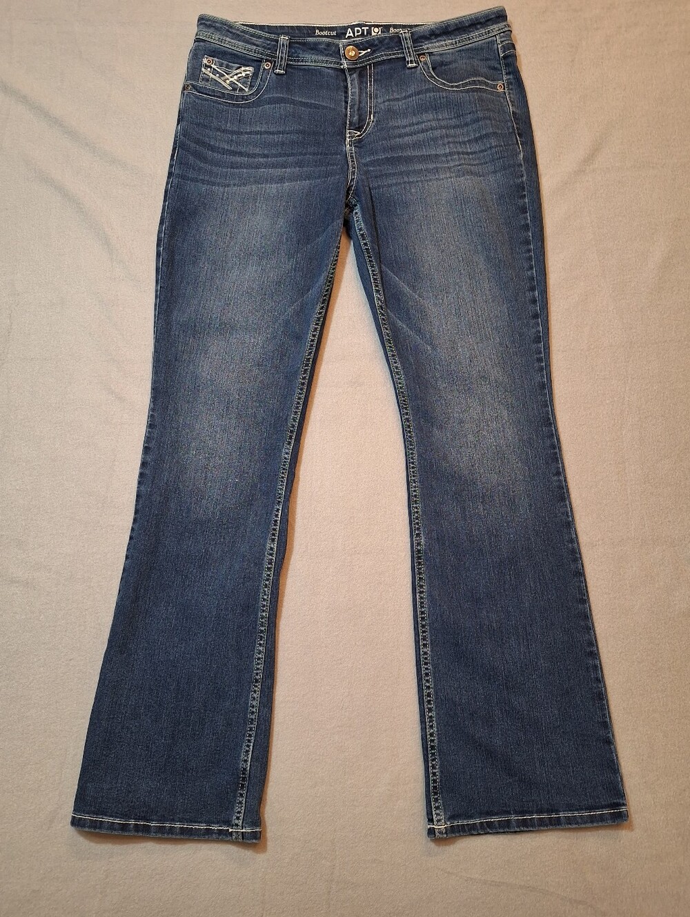 Apt 9 Embellished Boot Cut High-Rise Medium Wash Wms Denim Jeans Size 12 Western